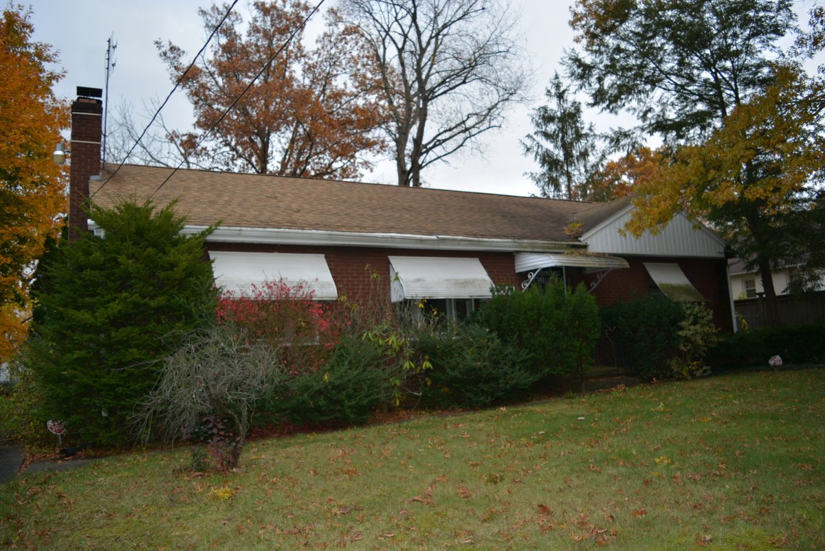 YoungstownNDC's tweet photo. Check out 3 new rehab properties #COMINGSOON: #1735Pointview in #Powerstown, #1823FifthAvenue, and #454Madera in #CrandallPark! https://t.co/nB8S9hE6BC