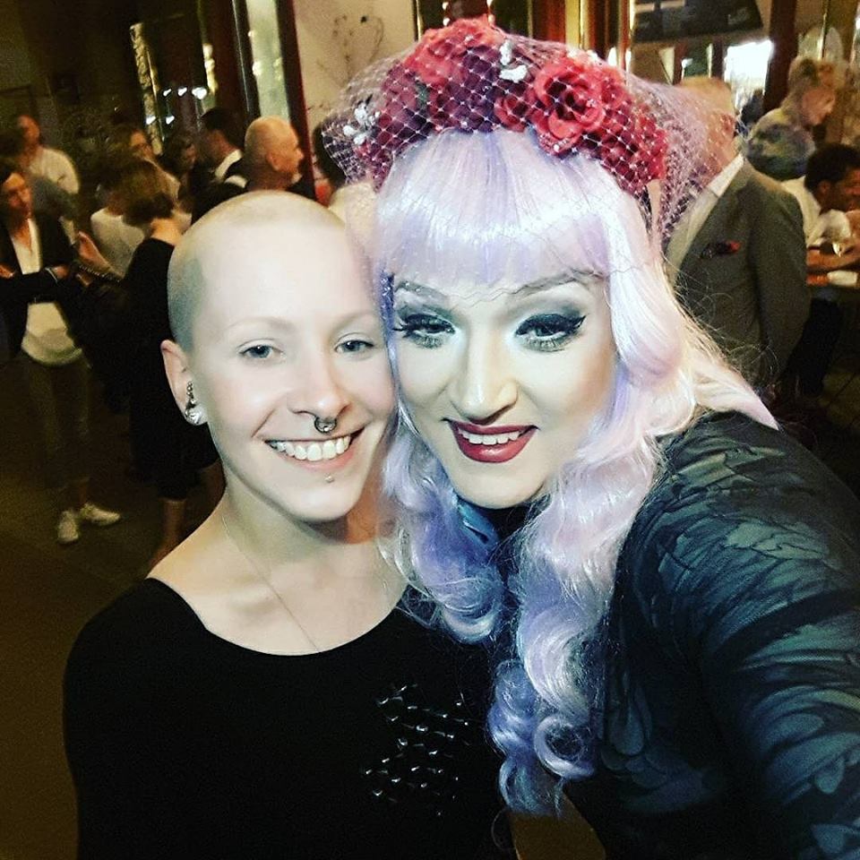 SWEET MEMORY <a href="/BERLINA_PFLANZE/">Inga Lieckfeldt</a> zusammen mit der wundervollen <a href="/SheilaWolf/">Sheila Wolf</a> zur Premiere von SAYONARA TOKYO im <a href="/WigaBerlin/">Wintergarten Berlin</a> #memory #Smile