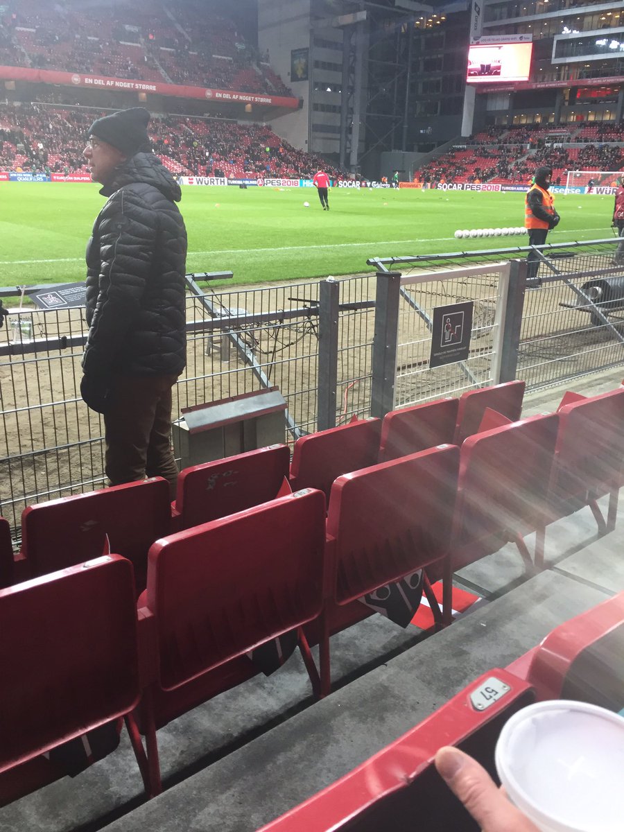 Scott_Evans1's tweet photo. I mean one of the things on my bucket list could easily get ticked off this evening.. streak during a footy match #fullevans https://t.co/q03WSWzjGm