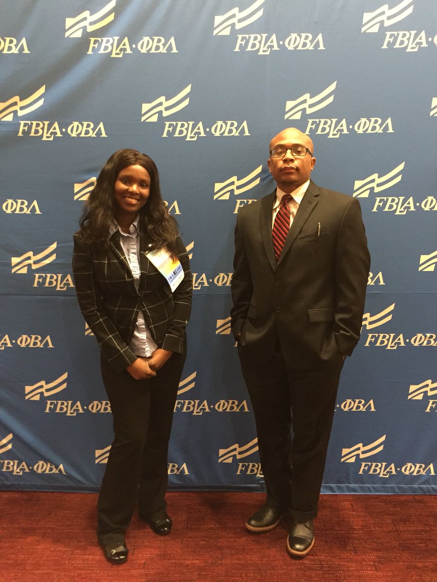 DMACC_PBL's tweet photo. Learning about leadership at #NFLC17MO https://t.co/BnoV4txOlU