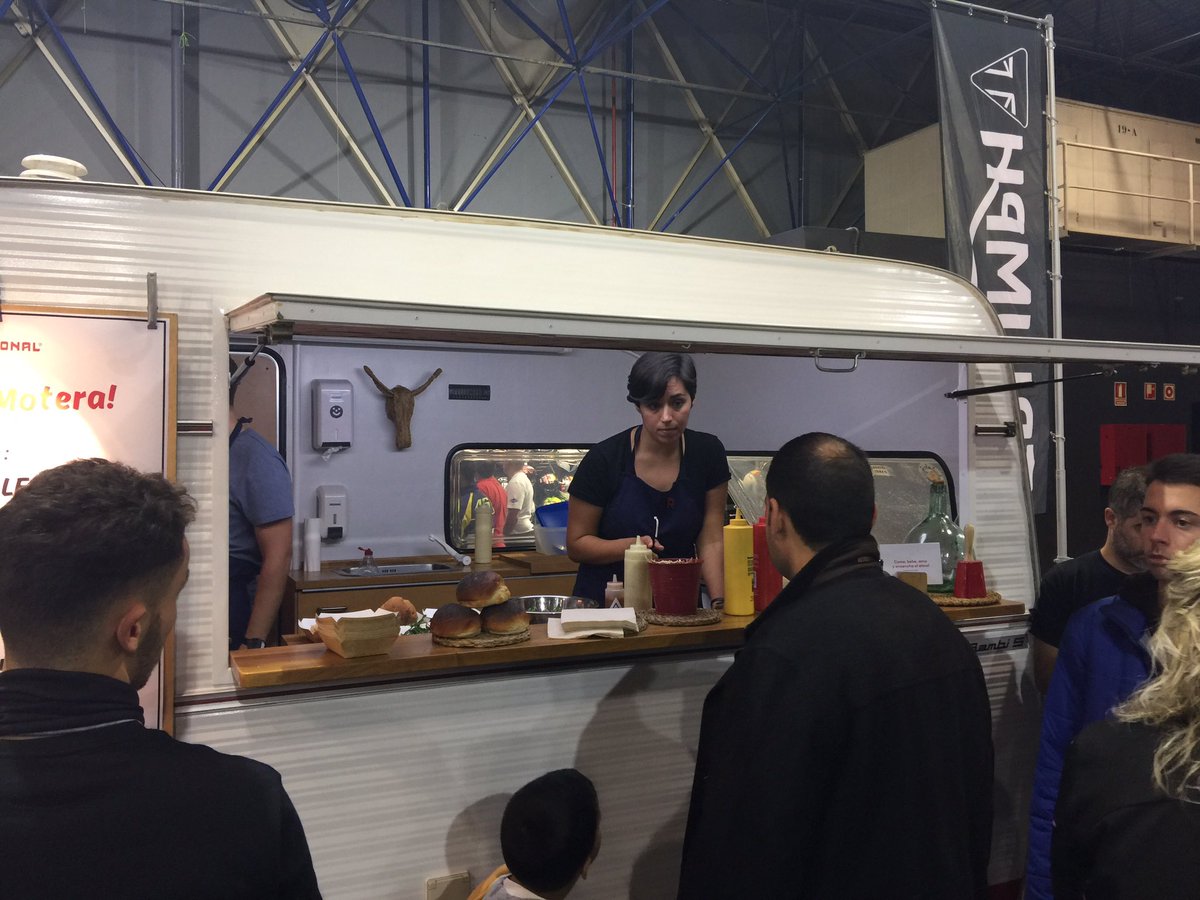 ¡¡¿¿HAMBRE??!!
Si él hambre aprieta puedes disfrutar de la motero burguer... #2Ruedas2017