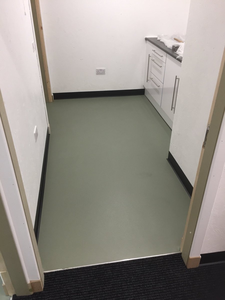 RaymondCowie's tweet photo. @AltroFlooring some Altro in a changing room https://t.co/zLTPmeB81s