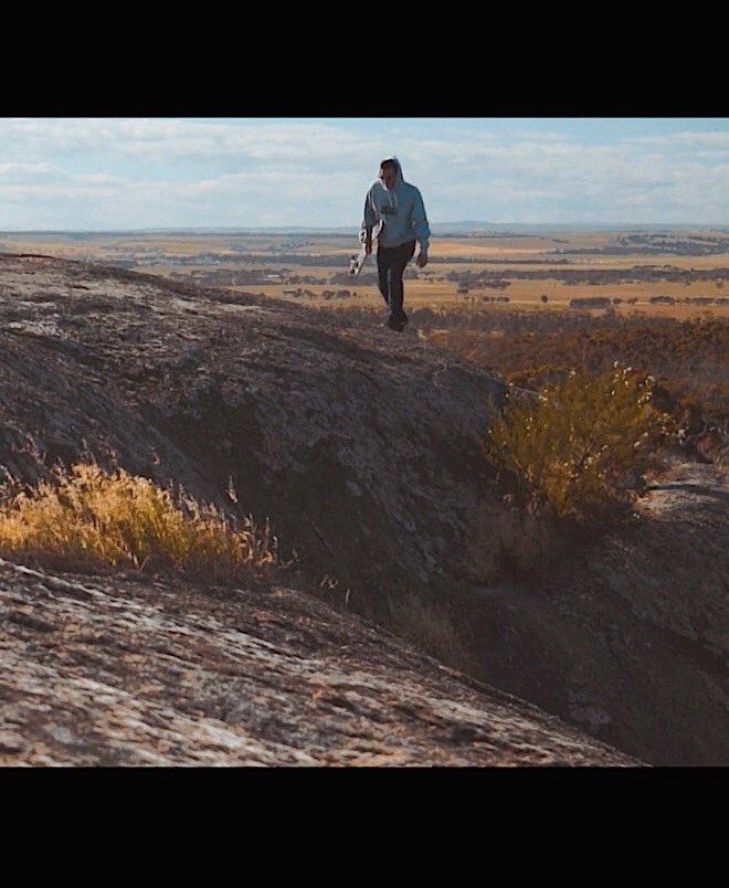 Retayner_One's tweet photo. Rollin in the mountains! New clip DUSK TIL DAWN drops tmozza!! Feat Fatty Phew!! โโChea boiiii ๐ฅ๐ฅ๐ฅ๐ฅ#ozhiphop #newmusic #retayner #blackdaisy https://t.co/QgsIs5cFk3