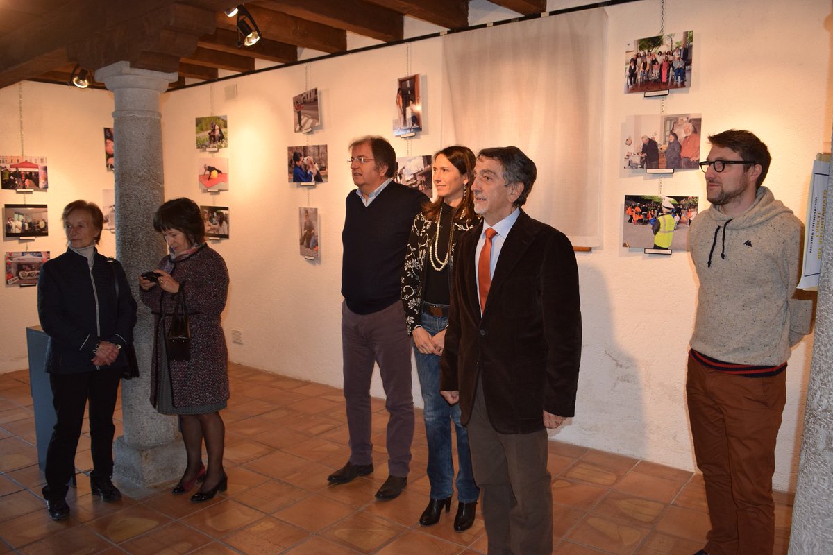 CsvBlTv's tweet photo. Inaugurata oggi a Limana la mostra fotografica itinerante "I Volti del #Volontariato", visitabile fino al 26 novembre. Passa a trovarci! #20anniCSV #csvbelluno #volontariatobelluno https://t.co/hH8CmbZn7e