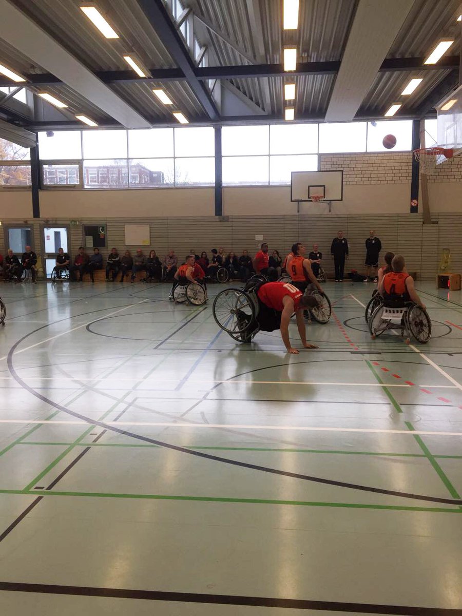 HotRollingBears's tweet photo. Auf ein Neues im Pokal in der Saison 2018/2019. #HotRollingBears #DRSPokal #KielCalling https://t.co/sIJ1KjJ8sL