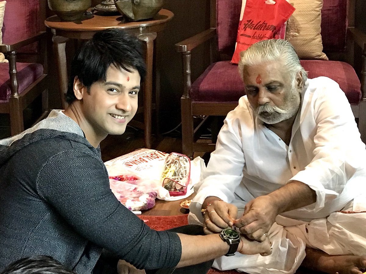 jharna_pal's tweet photo. Our best wishing and love always with you... Eagerly waiting  for this lovely jodi... #New_Journey #New_Character... Ebare #Saraswati_Pujo poru jome khir.. @Yash_Dasgupta @mimichakraborty @YashhD_FC https://t.co/p3OisrMIRp
