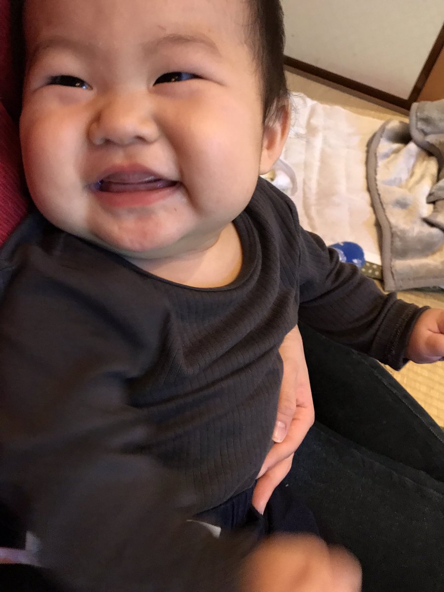 ayachan0619's tweet photo. ポンス最近「はい！チーズ❤️」って言葉を聞くだけで絶対にニコーーーー！ってすんの！！！！これ全部ハイチーズ！って言った直後の顔だよ😍6ヶ月でここまでサービス精神旺盛とは....
さすが！！エンターテイナーの子！！←自分で言うスタイル卍 https://t.co/TstlN6GJVC
