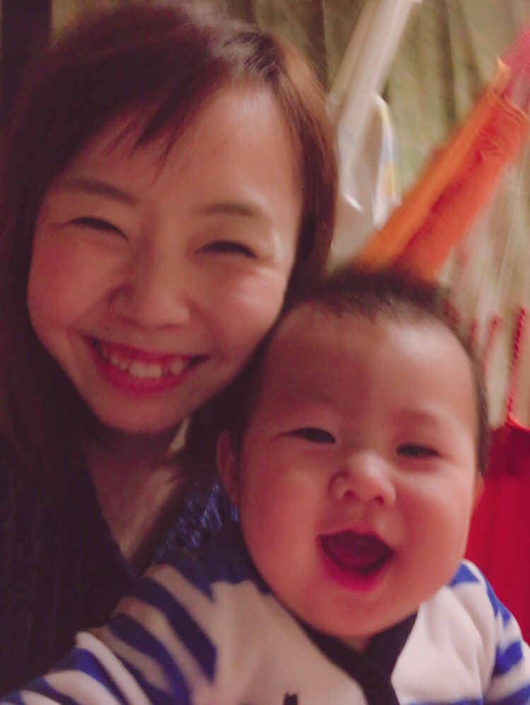 ayachan0619's tweet photo. ポンス最近「はい！チーズ❤️」って言葉を聞くだけで絶対にニコーーーー！ってすんの！！！！これ全部ハイチーズ！って言った直後の顔だよ😍6ヶ月でここまでサービス精神旺盛とは....
さすが！！エンターテイナーの子！！←自分で言うスタイル卍 https://t.co/TstlN6GJVC
