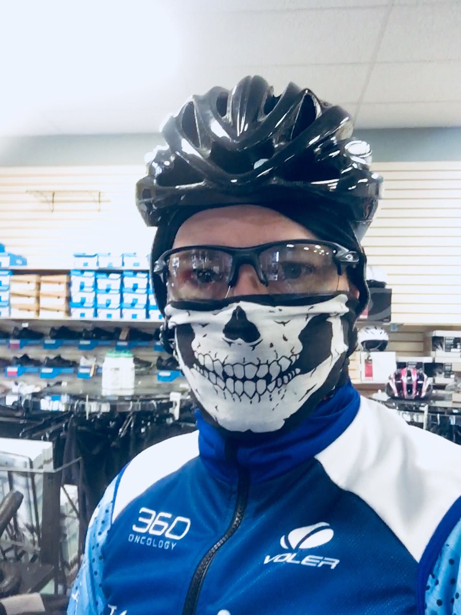 VaBchTriGuy's tweet photo. Yes it was that #cold for the @fatfrogsbikes #pungoride ⛄️ 31F for the 1st #frigidride of the season. It wasn’t so bad 😉 #ridewiththeshark #iamspecialized #waltracing #workworks #cycling #cyclinglife @fizikofficial @rideshimano @s_works_official @volerapparel https://t.co/7m9oKoYy8j