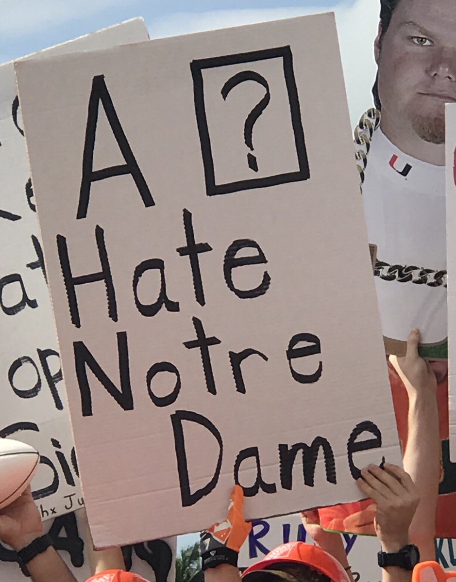 CollegeGameDay's tweet photo. Happens to the best of us https://t.co/vONRkpCYCR