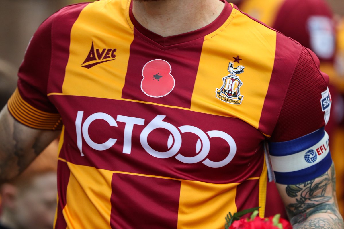 ThomasGaddPhoto's tweet photo. We will remember them. #RemembranceDay2017 #bcafc #pafc #RemembranceDay @officialbantams @Only1Argyle https://t.co/RwwpnKjvGQ