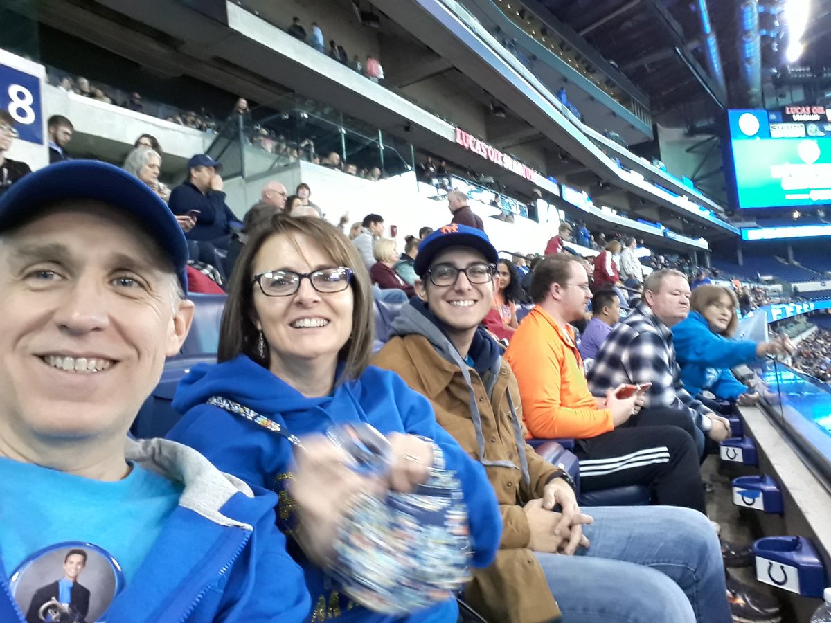 brianmcmurtry's tweet photo. The whole fam is here at Grand Nats, ready to cheer on Castle! #flytoparadise #boa2017 https://t.co/fsvPT5xK4x