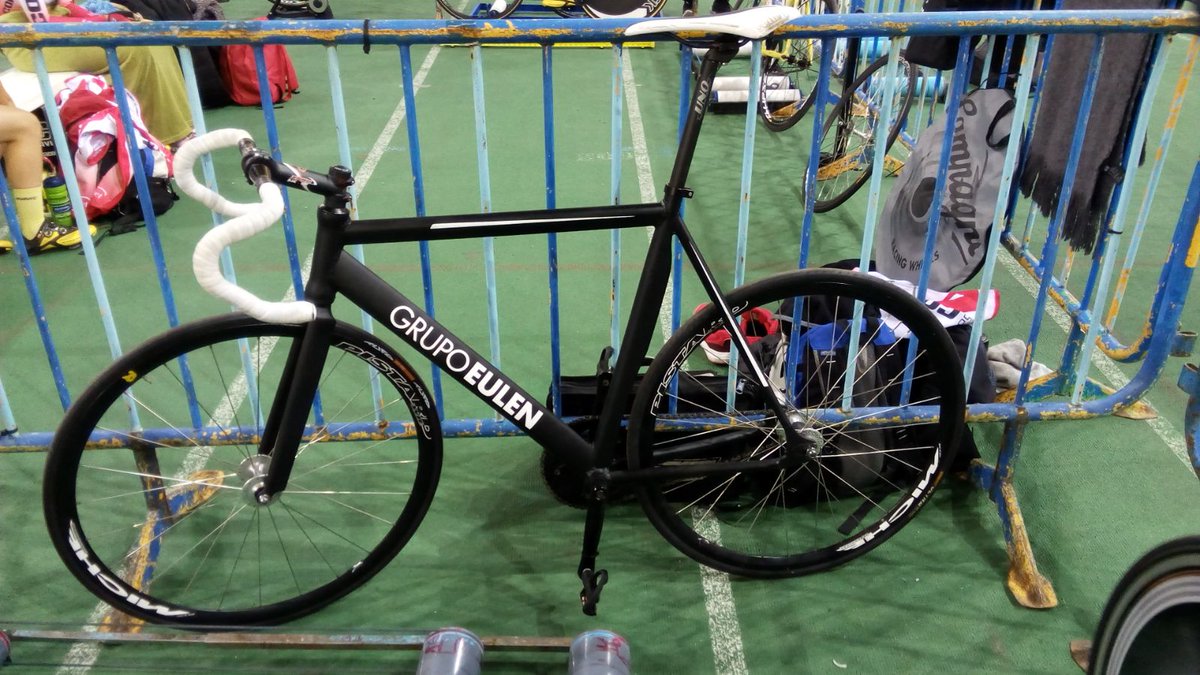 jirabira's tweet photo. Todo preparado para la comenzar la competición #BioRacerchallenge
Os gusta la ropa?
#GrupoEulen prest dago martxan hasteko!! https://t.co/Vtii37EBEq