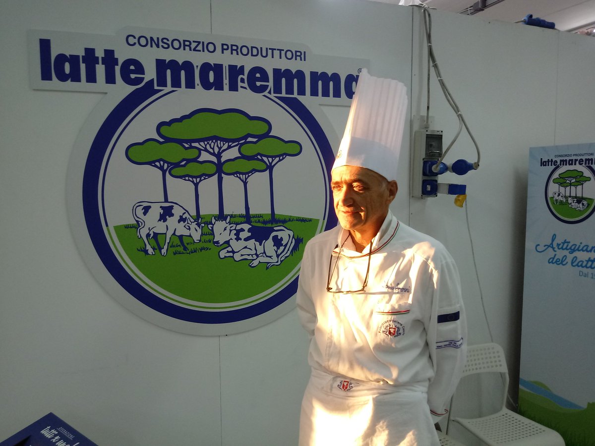 LMaremma's tweet photo. con lo chef Speroni a Oltre idea sposi. Laboratorio di pasticceria x soli ghiotti #maremma #madonnino https://t.co/h4UXA7X8td
