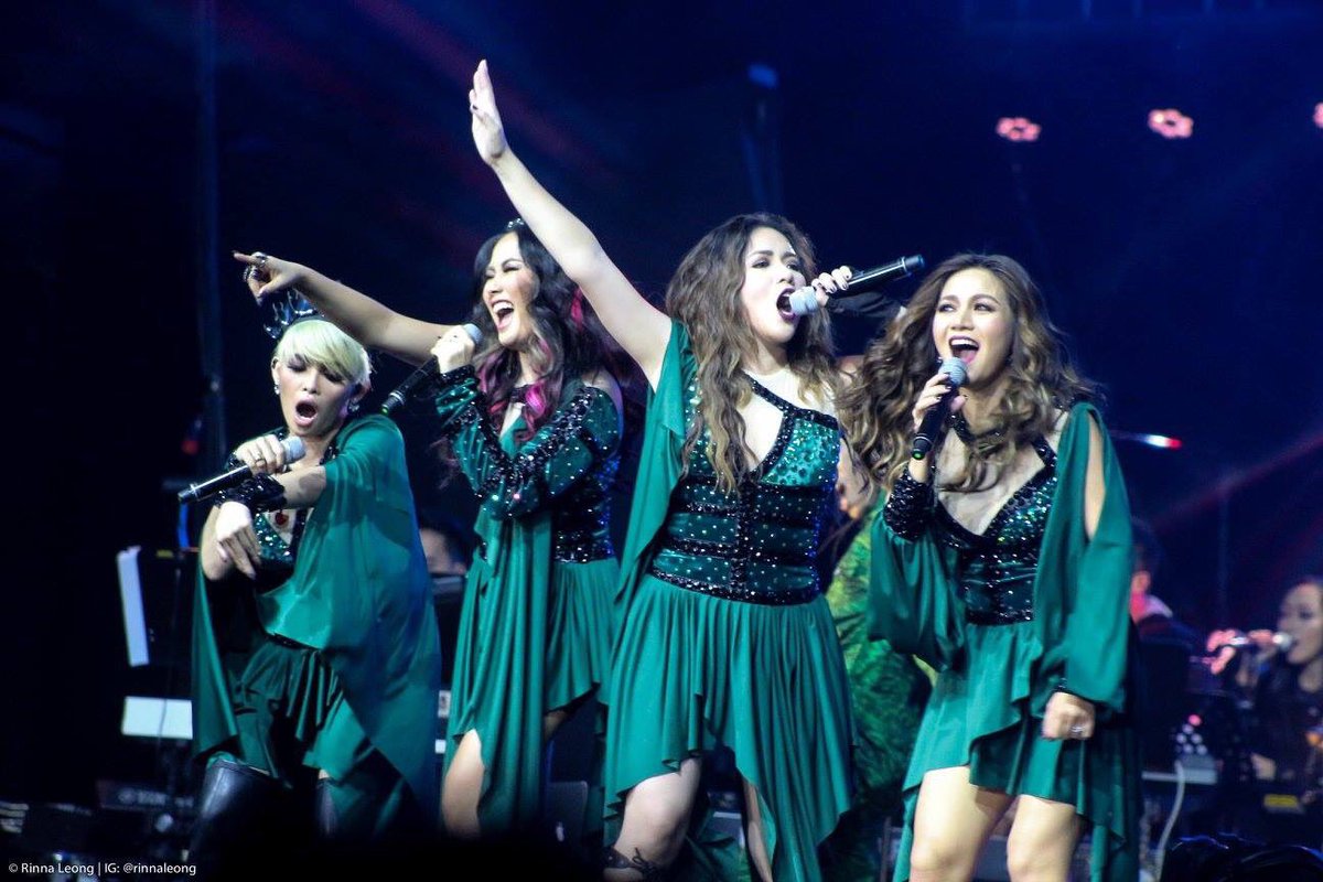 rinna_leong19's tweet photo. It's been 1 year since #DIVASLiveInManila ! Happy 1st anniversary to our DIVAS , @YengPLUGGEDin @AngelineQuinto @Kylareal @KZofficial 👑👑👑👑

📸: @rinna_leong19 / IG: @rinnaleong https://t.co/wmxXZqkmCS
