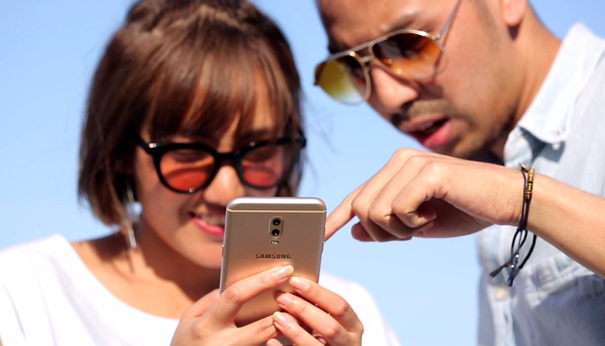 mdtvindonesia's tweet photo. Smartphone kece buat Good People yg kece, yaitu Samsung #GalaxyJ7Plus
Siapin OOTD terbaik kalian saat jalan-jalan ke tempat wisata. Cara lebih lengkap, tunggu di timeline @WeekendList_NET besok jam 10.00 WIB. #CaptureLikeAPro #WeekendExplorewithJ7Plus_NET https://t.co/eShmXXDrG3