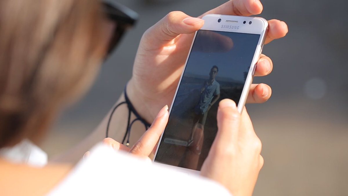 mdtvindonesia's tweet photo. Smartphone kece buat Good People yg kece, yaitu Samsung #GalaxyJ7Plus
Siapin OOTD terbaik kalian saat jalan-jalan ke tempat wisata. Cara lebih lengkap, tunggu di timeline @WeekendList_NET besok jam 10.00 WIB. #CaptureLikeAPro #WeekendExplorewithJ7Plus_NET https://t.co/eShmXXDrG3