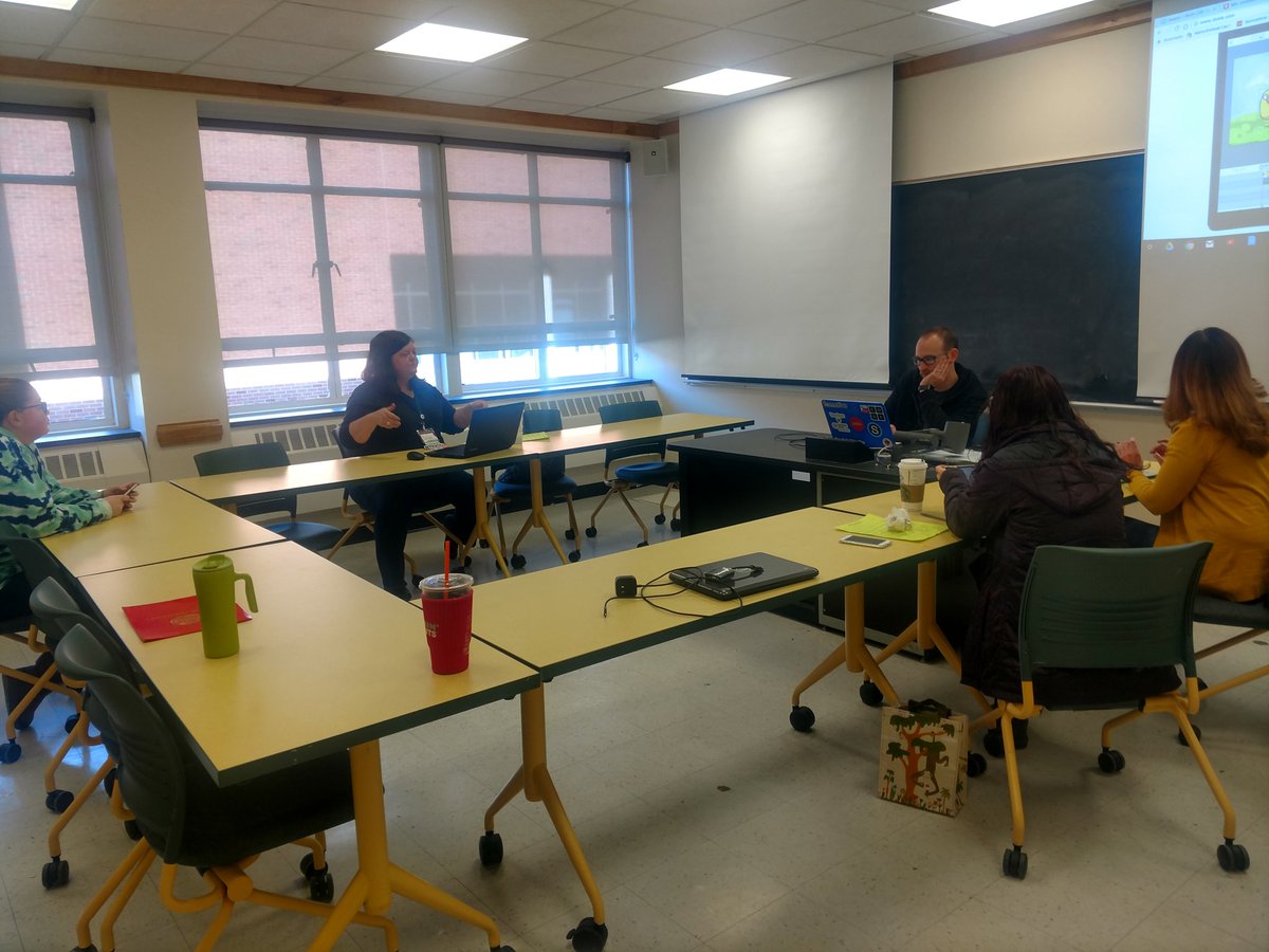 MrsMurat's tweet image. Talking about #usetechforgood at #edcampBU today!
