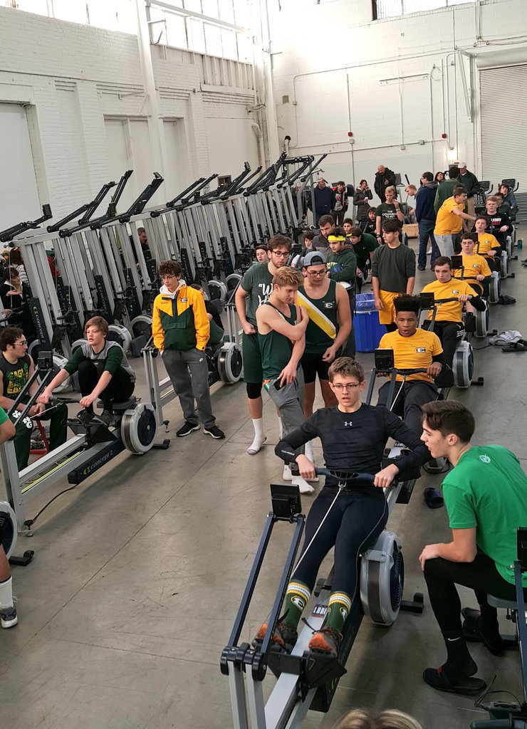 StEdsCrew's tweet photo. The inaugural Green &amp; Gold Regatta moved indoors due to the frigid temperature, but team and individual showdowns were plentiful nevertheless. Strong work by all! Congrats to Team Green with the win!! https://t.co/3I17ZzvYVQ