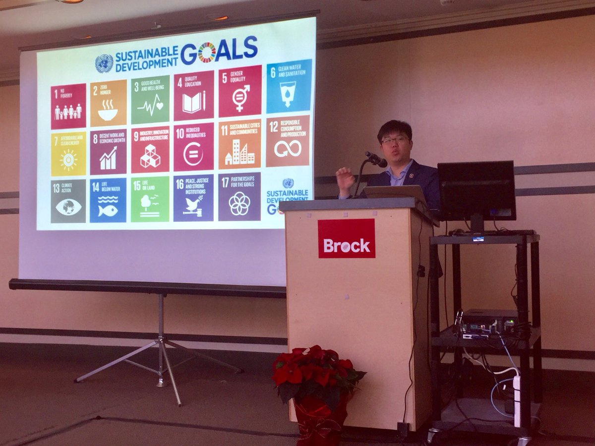 AnaSanchezPhD's tweet photo. Steve Lee introduces the #SDGs with powerful messages to move from ideas to action ! #CanYouth4SDGs https://t.co/rXHU9EUKcU