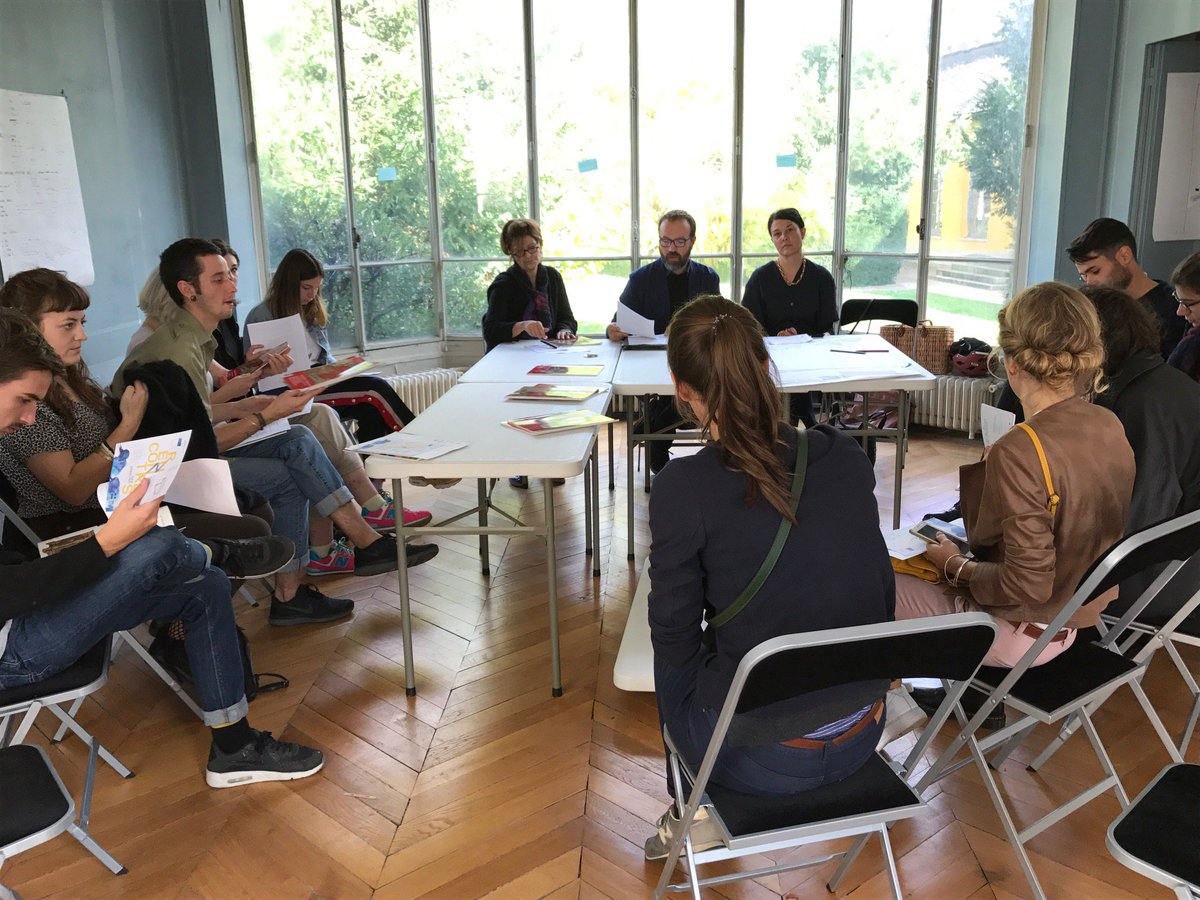 ensaama's tweet photo. #Master expérimental "Design, Création, Interdisciplinarité" de la #CESAAP en résidence au #MobilierNational @MNGBS https://t.co/jvz5ZA0mVN