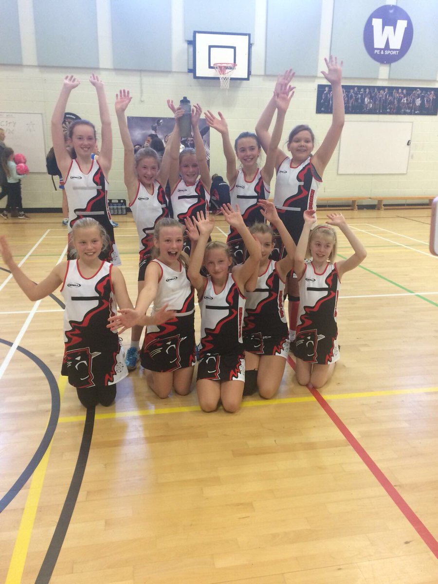 KingstonNets's tweet photo. Thank you @ChevronsNetball for the friendly today...all girls played their hearts out!! #netballweekends #kingstonVchevrons ❤️🏀❤️ https://t.co/96lZy9Rjpy