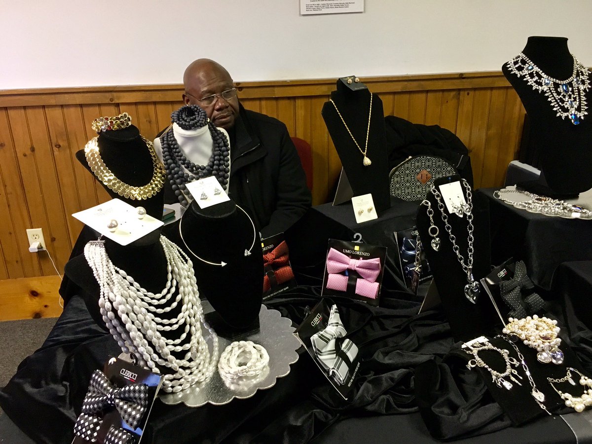 Come on over to Elders of Color Holiday Bazaar &amp; #Soulfood Dinner Fundraiser !!  Today at Myrtle Baptist Church 9am-3pm