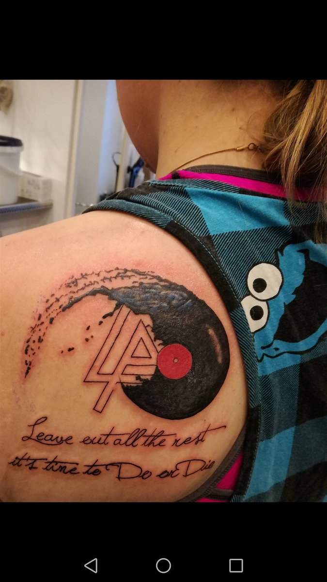 VeronikaPatreon's tweet photo. "Leave out all the rest. it's time to do or die.
@linkinpark @30SECONDSTOMARS I got my first #tattoo and it's dedicated to you π€ #MarsInk #MarsArt #MakeChesterProud #fuckdepression #DoOrDie #Echelon #LinkinParkSoldiers #Mars #Tat #art #music #yoursongssavedmylife #yousavedme π€ https://t.co/ZGOXqKIu9I