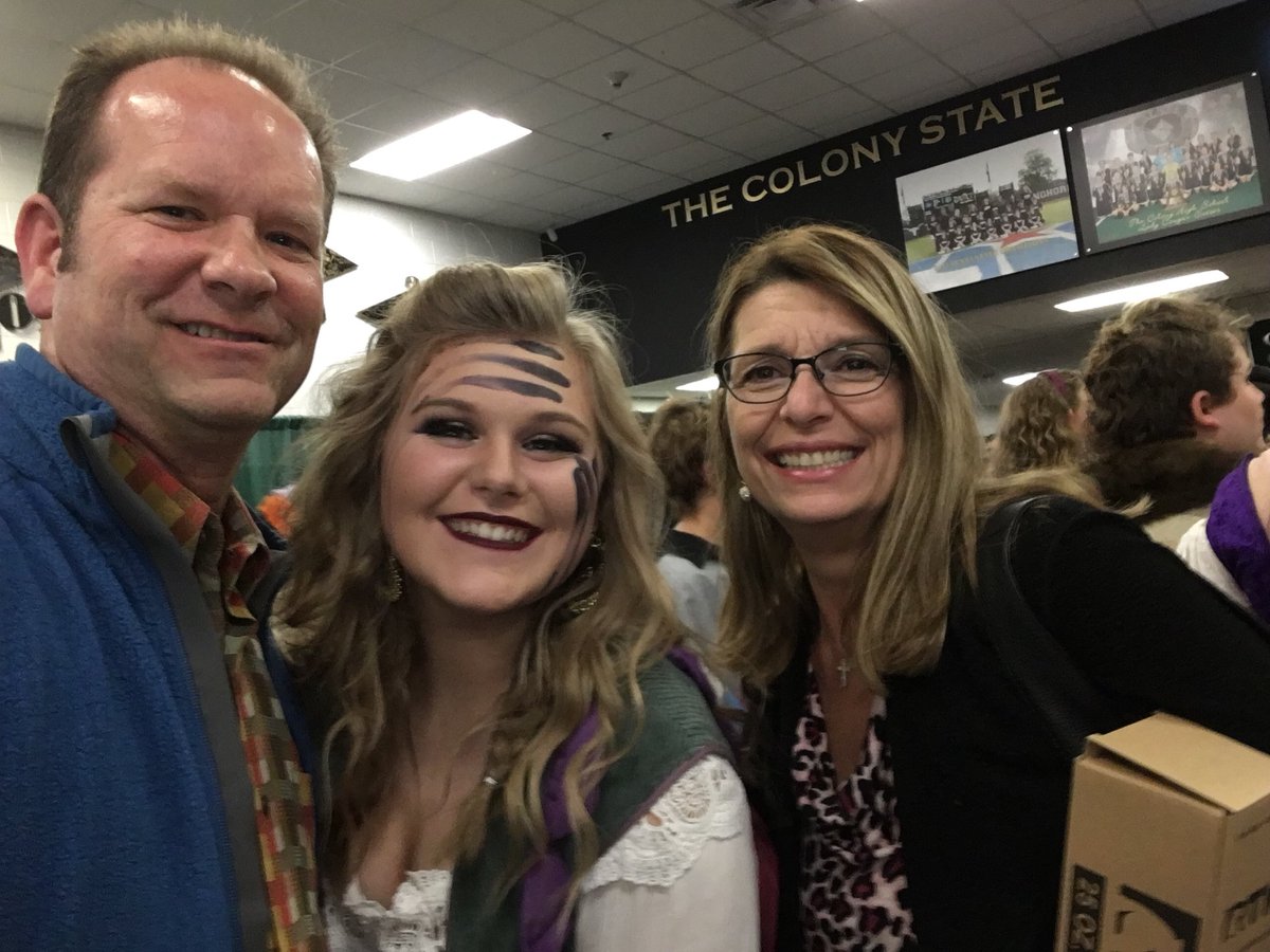 tctexag's tweet photo. 🎭Awesome opening night performance of the Hunchback of Notre Dame from Theatre at The Colony‼️🎭 Many outstanding performances, including these two‼️👍🏽. More great shows this weekend. https://t.co/yBe5EeOU7l. @theatreattc @TheColonyHS @things_fox_says @raerae_nicole13 https://t.co/LM3w7JBRRS