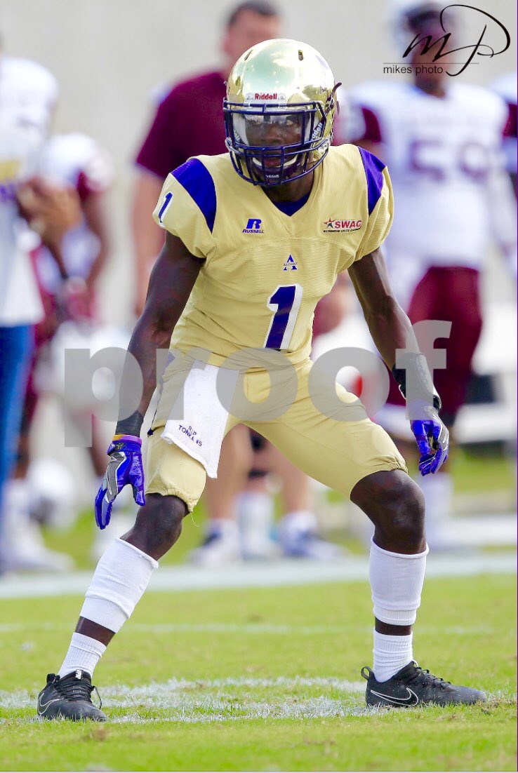 DeagoSama's tweet photo. LAST HOME GAME .......wish me luck today #RipTonka this whole year was dedicated to you ...... https://t.co/lSqIQafIAd