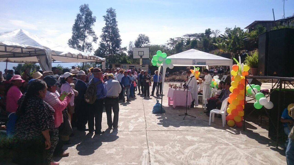 norisOrdonez's tweet photo. 29 Aniversario de creación Dispensario El Portete #Gonzanamá #SeguroSocialCampesino. Nuestro saludo al Presidente Central y Presidente Provincial de Afiliados @floresantoni72 Antonio Flores, a los queridos Afiliados y Equipo Operativo https://t.co/JwBQHHNjt5