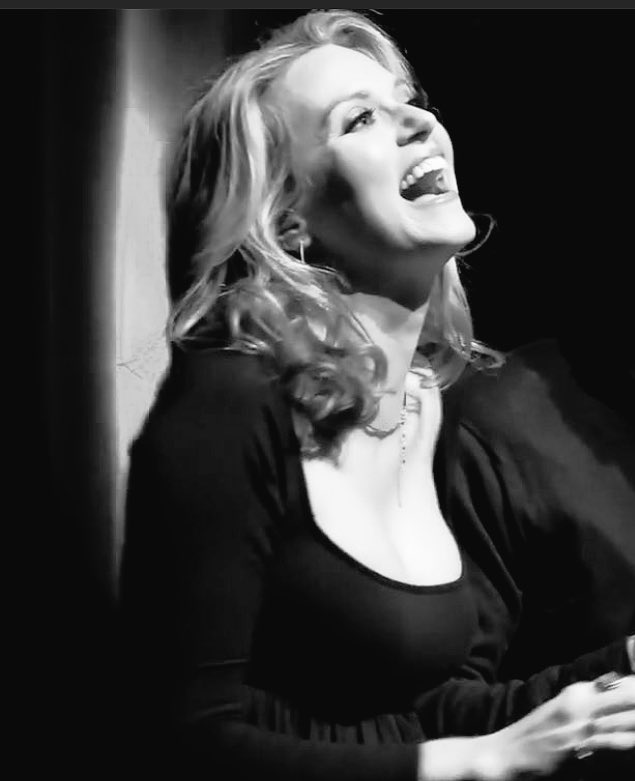 JDMorgan's tweet photo. Last night @HilarieBurton received an award, she was recognized as a powerful woman for her work with @AstorServices i just couldn’t be more proud. She’s the most amazing person I️ know. So great that others getting to see her in action. Xojd https://t.co/wumYaK9hCh
