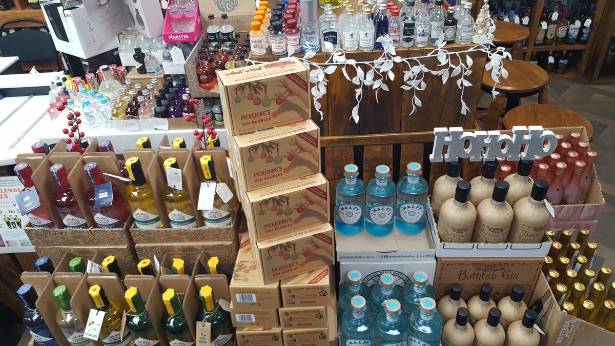 PortlandWineWH's tweet photo. Your one stop Christmas Shop 🍾🎄🍹🥃🎄🎁🎀🎉 #GinDaddy #RumDaddy #VodkaDaddy #TryBeforeYouBuy https://t.co/g4OjqNLGKI