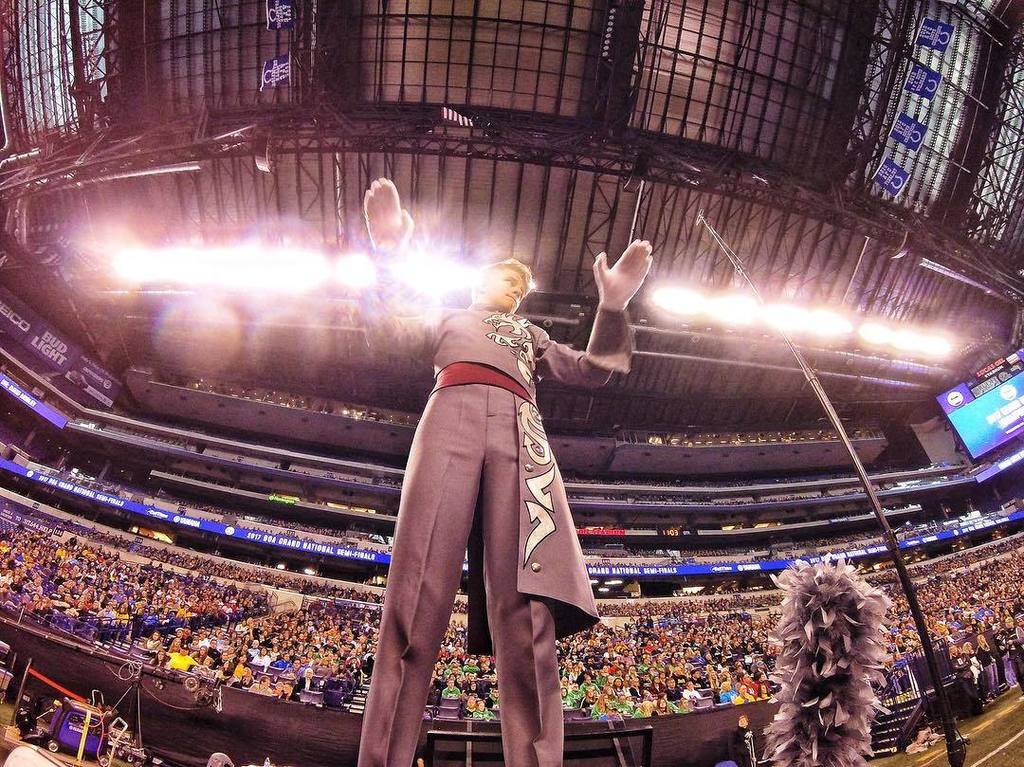 BANDSOFAMERICA's tweet photo. Round Rock H.S., TX drum major! “HIT, HIT, HIT!” 7/4 
#boa2017 https://t.co/TWKKNlV2n2 https://t.co/LaUPB7eDWx