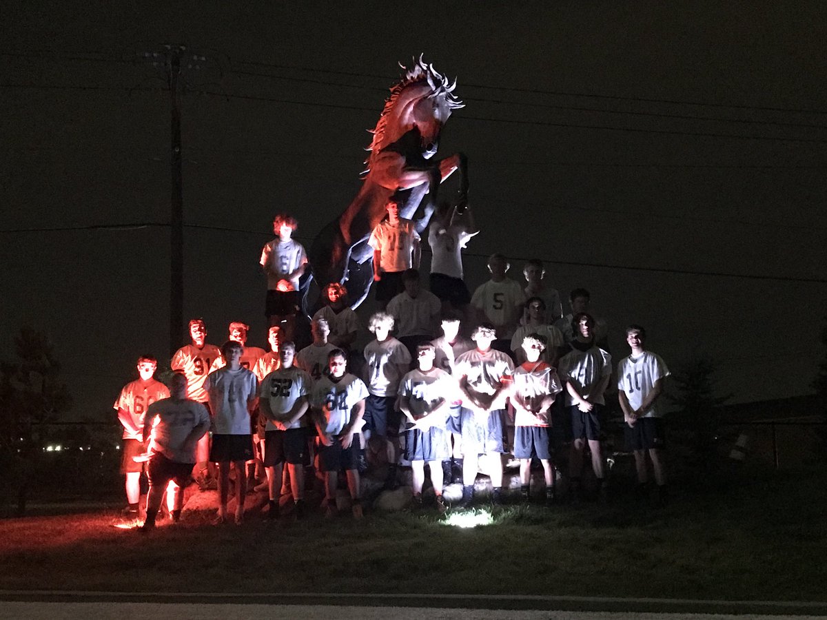 psciswyo's tweet photo. Game Day for this group of #Mustang seniors at #WarMemorial. Enjoy the #journey!! #Horsepower #FLBB #Natronanation #Proudofyou #Shiprun https://t.co/ZNv0p56TOT