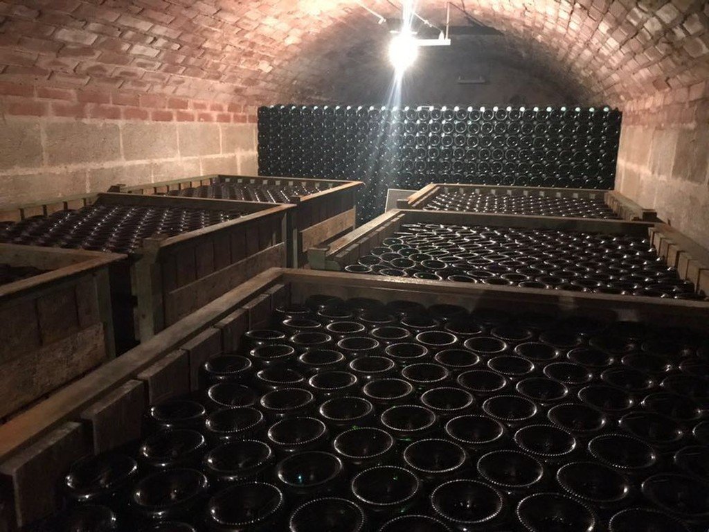 bottleapostle's tweet photo. Champagne #cellargoals .
.
.
#champagne #neverendingbubbles #champagnetravel #winelover #cellar #cave #wine #vin #instawine #winetravel #bo… https://t.co/CbQM9uWE90