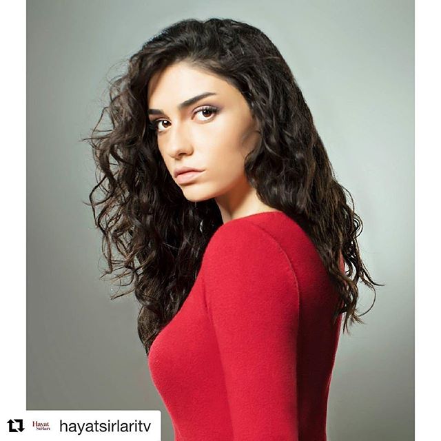 ergucluoffical's tweet photo. #Repost @hayatsirlaritv son 1!! 💓
・・・
#HayatSırları karakterleri ile tanışın! Seher Kuzgun #HazarErgüçlü @mostproduction @startv https://t.co/6UoxxSpYSE