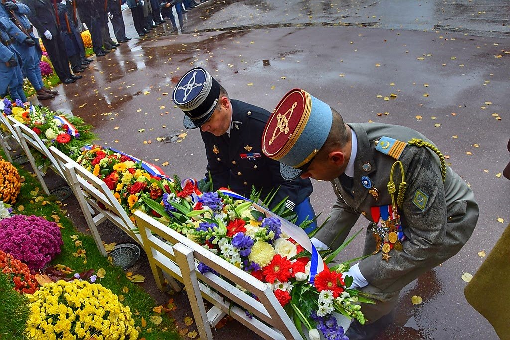 1er_Tirailleurs's tweet photo. Cérémonies du 99ème anniversaire de la victoire et de la commémoration de l’armistice de 1918 à #Epinal, présidées par le Préfet des Vosges #pref88 #11novembre #1Rtir
.@armeedeterre https://t.co/epIqQV2QZH