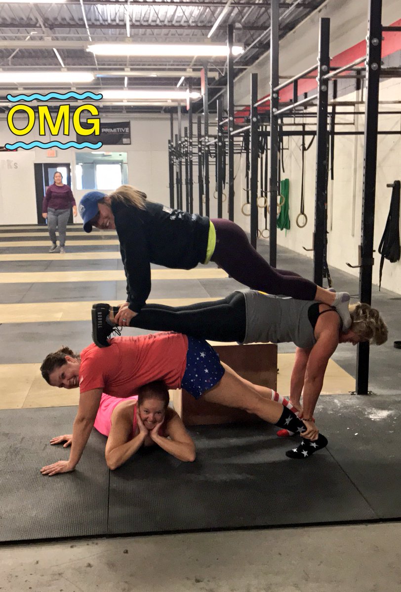 missikarle's tweet photo. Planking into the weekend💪🏻✌🏻#cf54 https://t.co/yMWA0Zzdtl