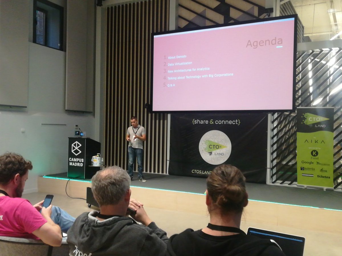 Penúltimo ponente de este primer #ctosummitmad <a href="/AlbertoApan/">Alberto Pan</a> de <a href="/denodo/">Denodo</a>, habla de virtualización de datos.