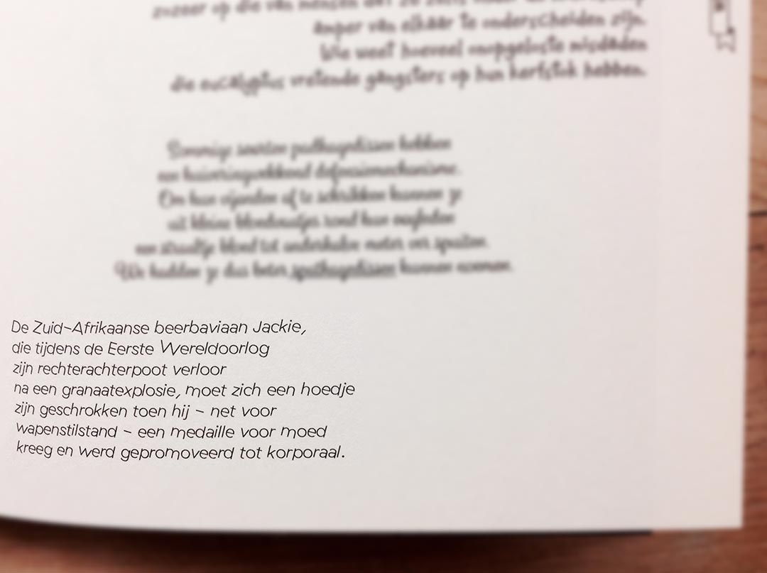 denutteloze's tweet photo. #wapenstilstand #11november #wereldoorlog #beerbaviaan #medaille 
#bkb17 #lannoo #hetnuttelozeboek #boekenbeurs #weetje #nutteloos 

https://t.co/LQ1LV4dSSv
https://t.co/obec65qlX6 https://t.co/tvUvMa7NnV