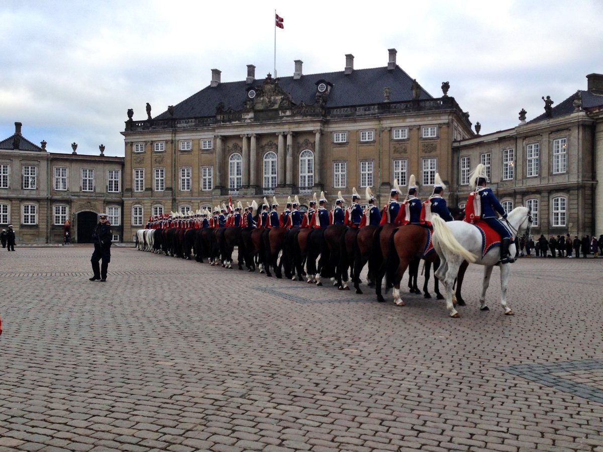 CassCaiger's tweet photo. @dinnerwithjulie They're just 2 dozen horses and a civilian plaza away from living like the Queen of Denmark https://t.co/YpDnmOt3Kv