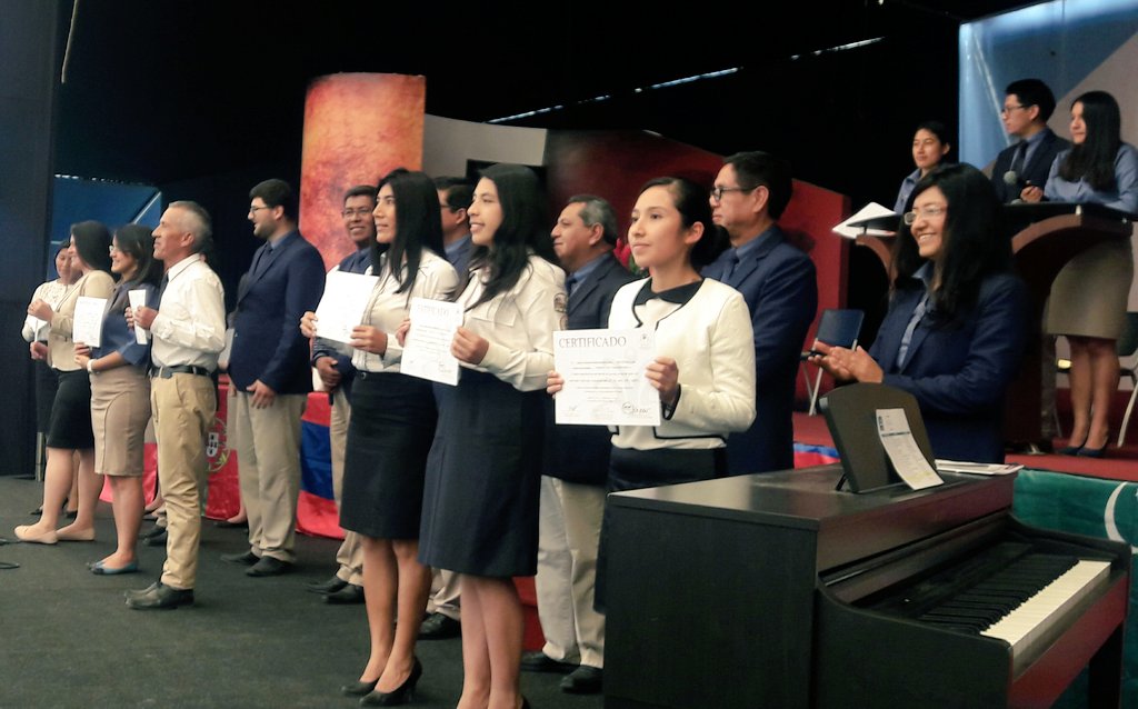 UPeUOficial's tweet photo. ¡Felicitaciones a los 91 jóvenes graduados del #ServicioVoluntario Adventista #UPeU ! https://t.co/hAiXtjFyJ8