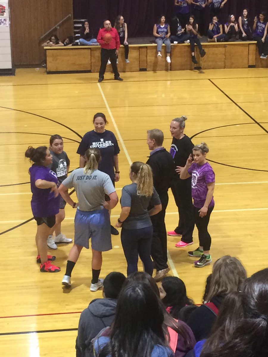 MsBledsoe155's tweet photo. #LadyBraves vs #ITfaculty with Coach Bennett. It was a close game! #fridayfun #ITbeBrave #ASD4ALL https://t.co/n2b7O2RLQY
