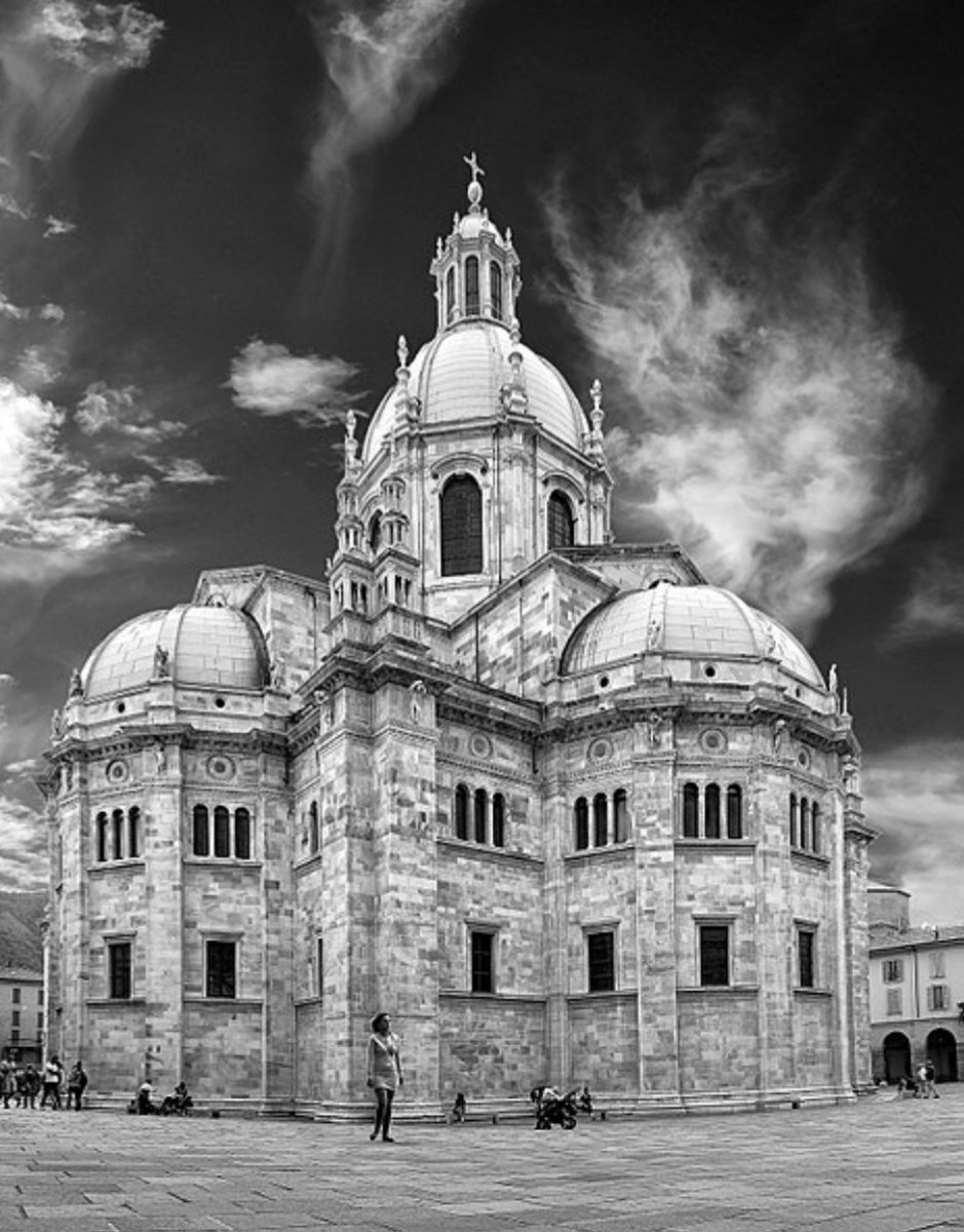 Visit Como tweet media