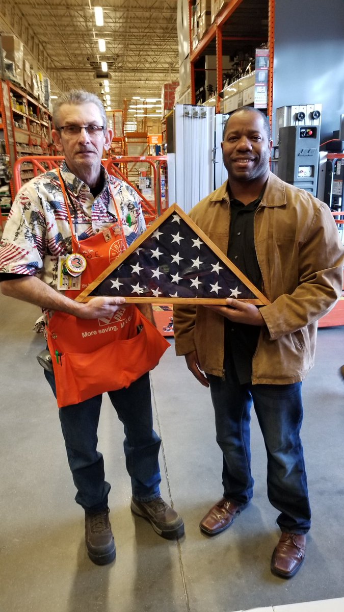 letsdothisNovi's tweet image. Celebrating local veterans today. @letsdothisNovi @king16ltw @cmh346 @JulieGiattino @blondiemac33 @jenny10t27