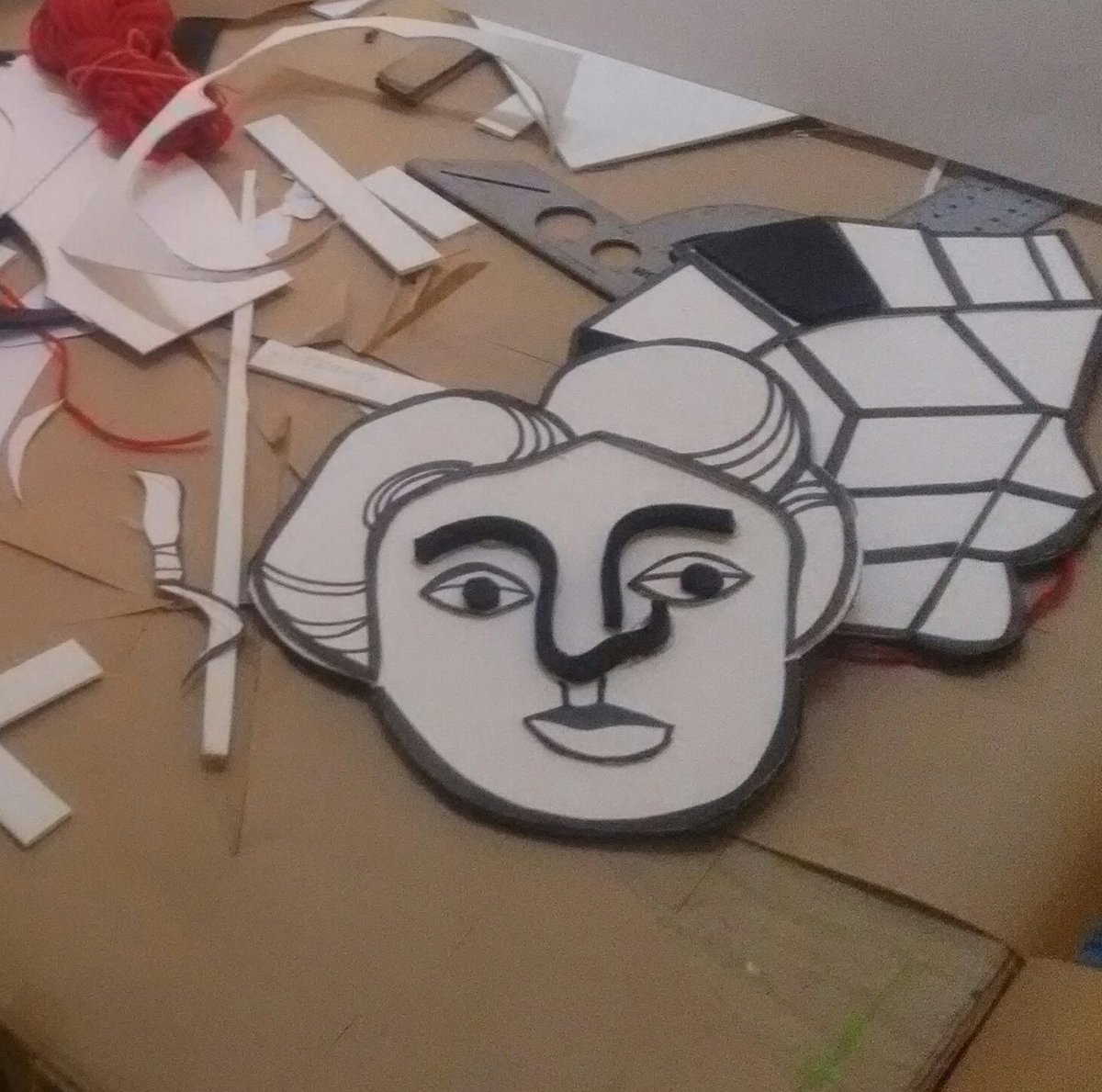 charline_brth's tweet image. Trop admirative du travail de la #makeuse et de la #graphiste de mon équipe @BlueBirds_Azur 😍 #museomix #MuseomixAzur #MuseeLeger #wearemuseomix