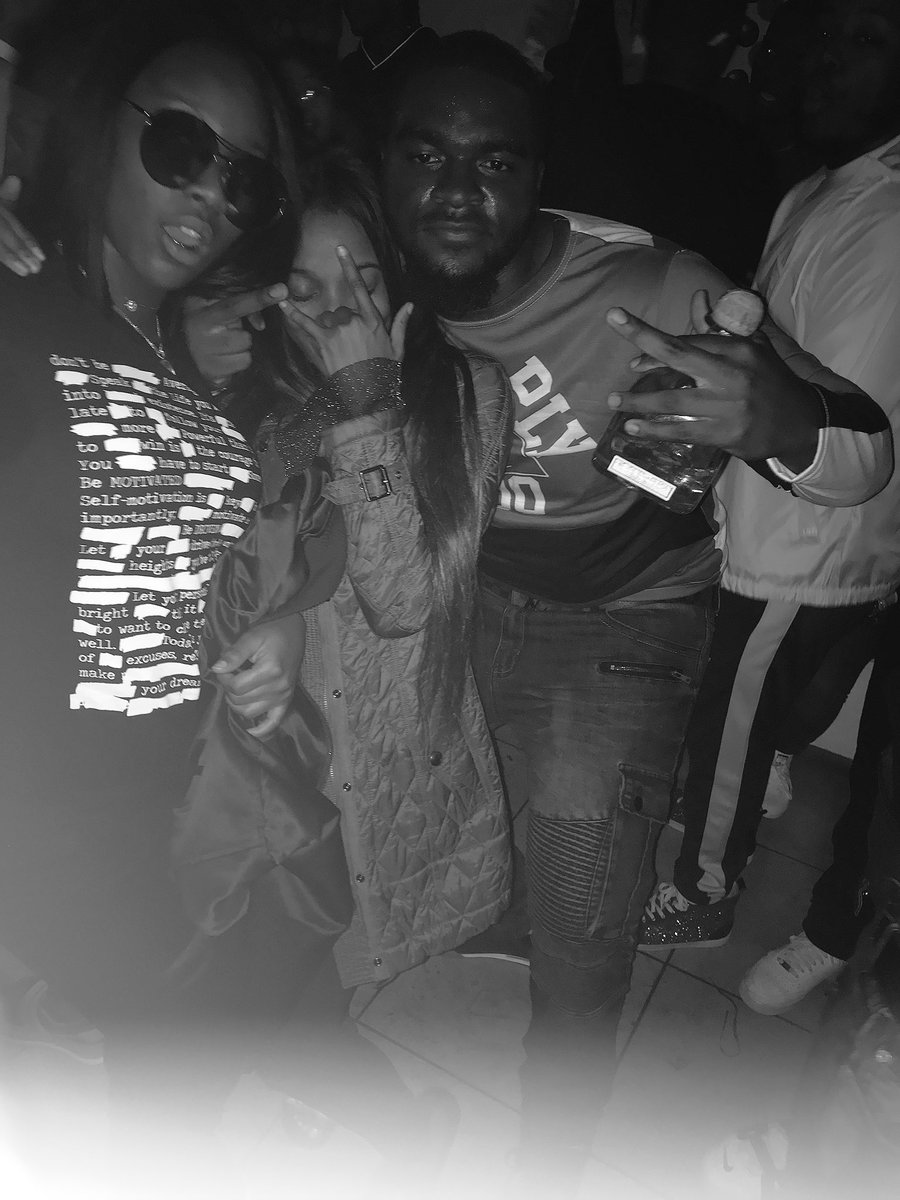 YeahImShy's tweet photo. Guess you can say we enjoyed ourselves 🌚 ... https://t.co/s5jVikUUsw