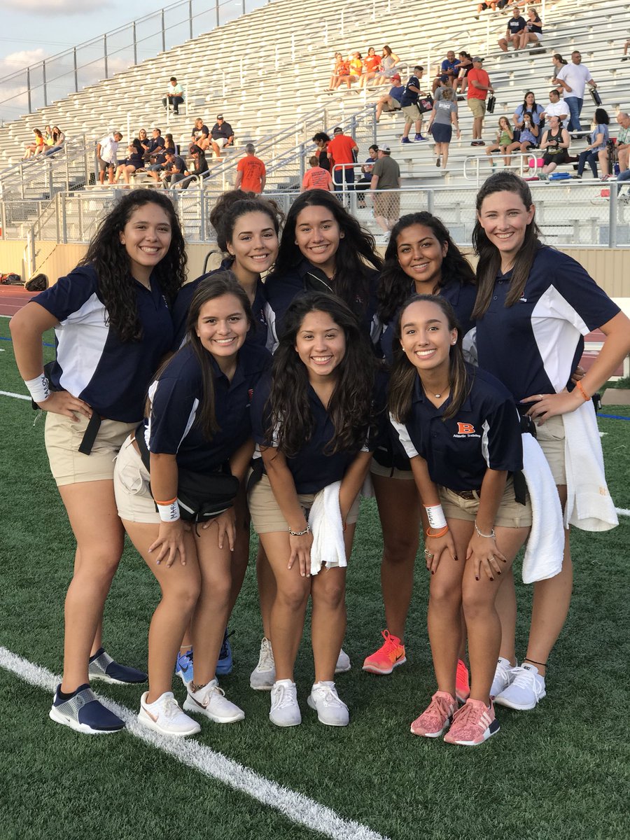 olixiasanchez's tweet photo. thank you bhs football for an unforgettable season πβ€οΈ #FTF #Mark35 https://t.co/B4u6BoxxXM
