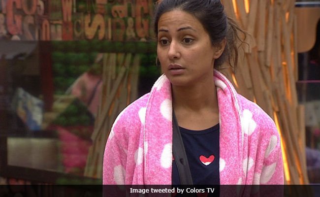hats_tweets's tweet photo. Makeup Debate !!

Who seriously needs Make-up ??

RT : #HinaKhan
Like : #ShilpaShinde

 #WeekendKaVaar #bb11 #BiggBoss11 https://t.co/8l8FtnYNJp